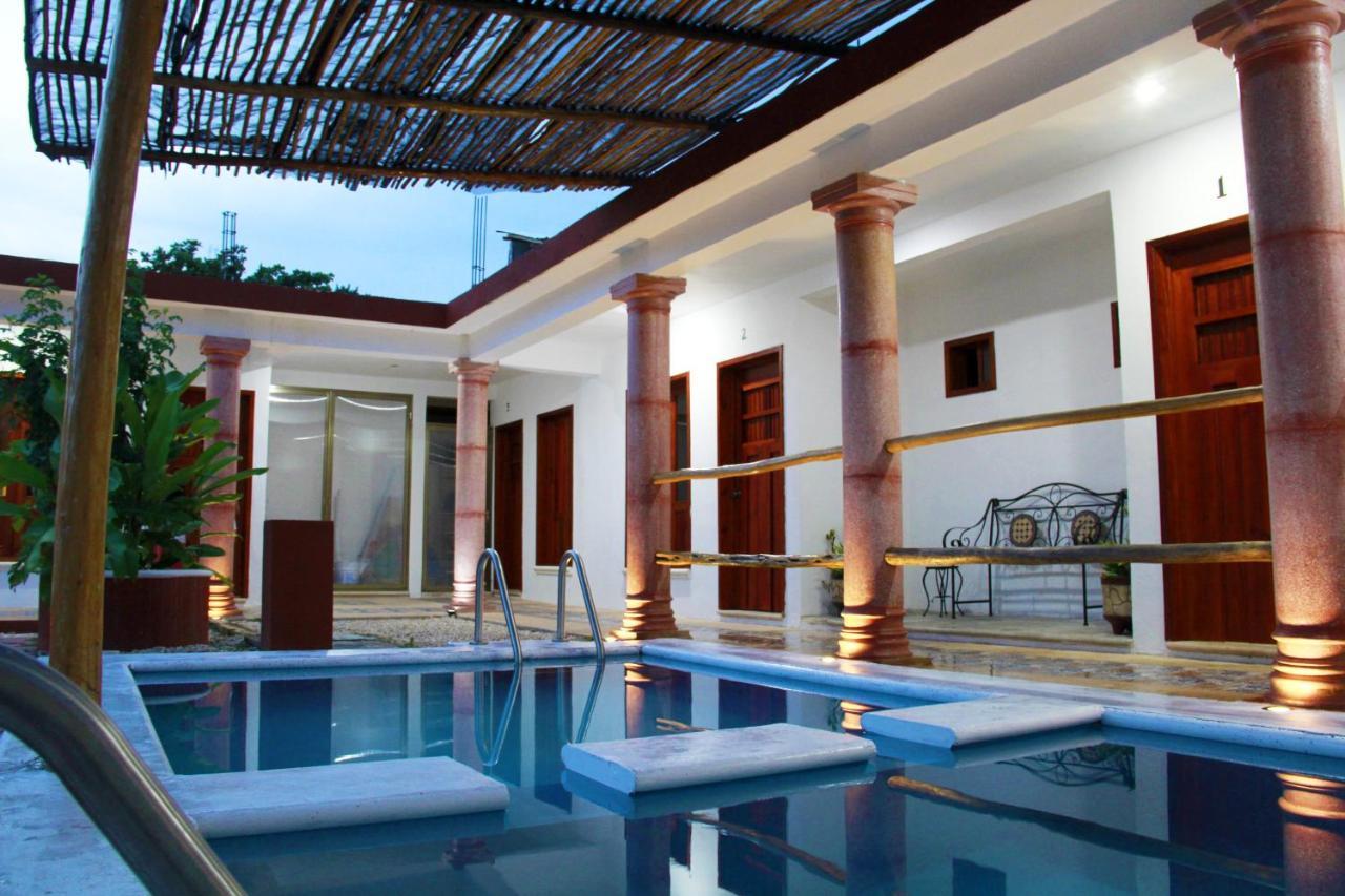Hotel Las Mestizas Valladolid  Exteriör bild